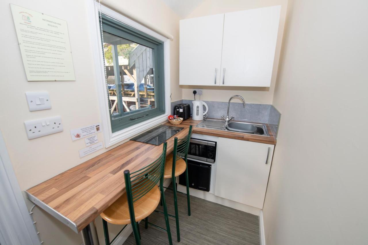 Seaways Glamping, Cedar Apartment Driffield Exterior photo